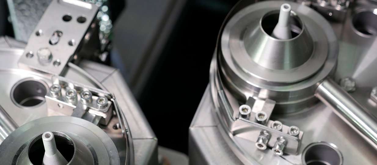 VERSAFLUX and VERSAFLEX modules: Flux heads and solder pots individually adjustable in x-, y- and z-direction
